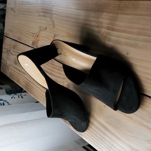 Womans heeled dress shoe